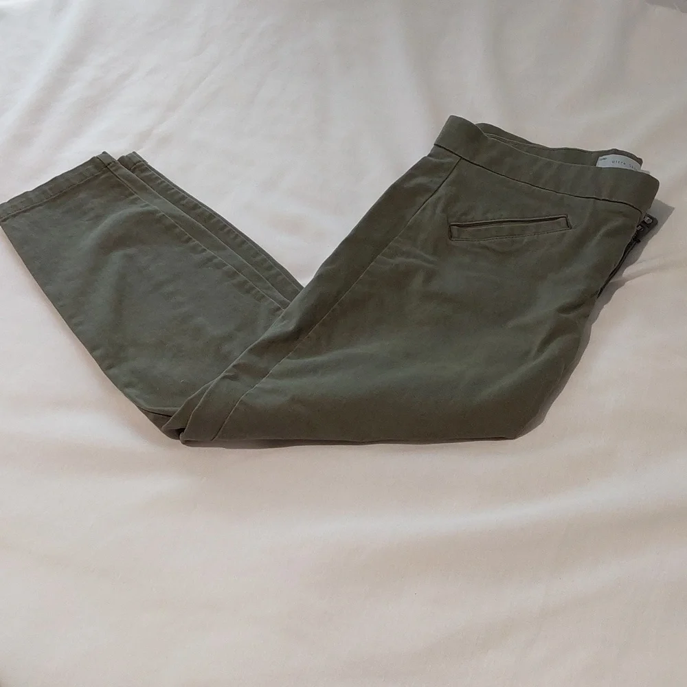 Gap Ultra Skinny Crop Stretch‎ Pants! Green. Size 6A.